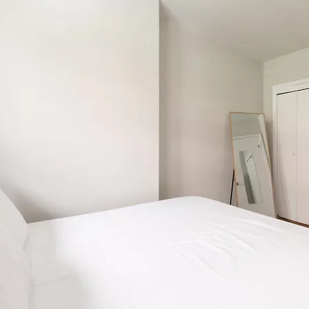 Monthly Nyc Rentals- Radiant 2 Bedroom