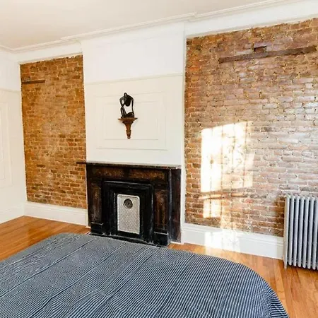 Apartment Spacious 2 Bedroom Apartment! Nyc New York
