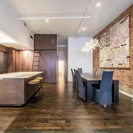 Luxurious 3 Bedroom Beautifully Renovated Loft Apartment New York