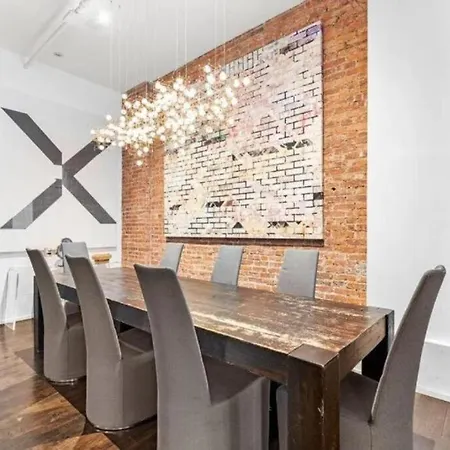 Luxurious 3 Bedroom Beautifully Renovated Loft Apartment New York