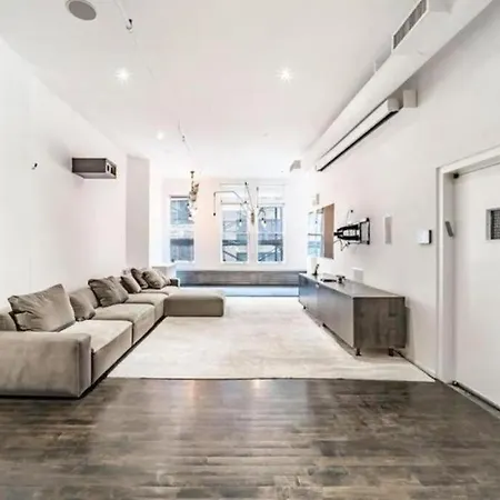 Luxurious 3 Bedroom Beautifully Renovated Loft New York