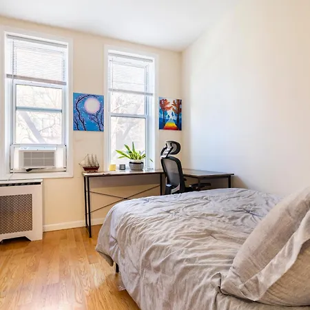 Private - 23 Minutes To Times Square Homestay *