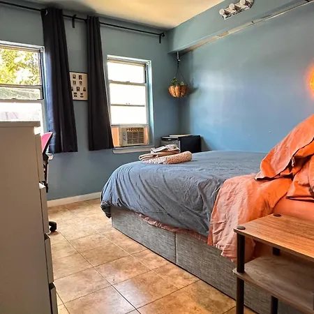 Perfect Private In Townhouse, 15 Minutes To Manhattan