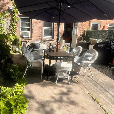 Perfect Private In Townhouse, 15 Minutes To Manhattan
