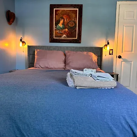 Perfect Private In Townhouse, 15 Minutes To Manhattan Homestay