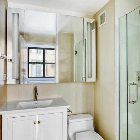 Chelsea 2br W Balcony Elevator Nr Train Nyc-693 Apartment New York
