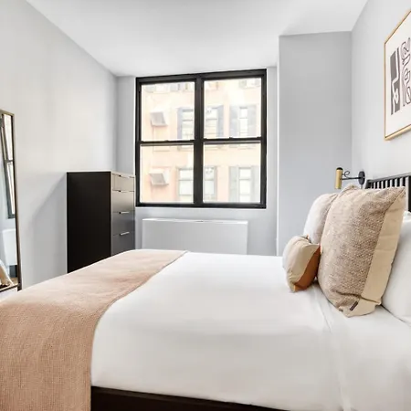 Chelsea 2br W Balcony Elevator Nr Train Nyc-693 New York