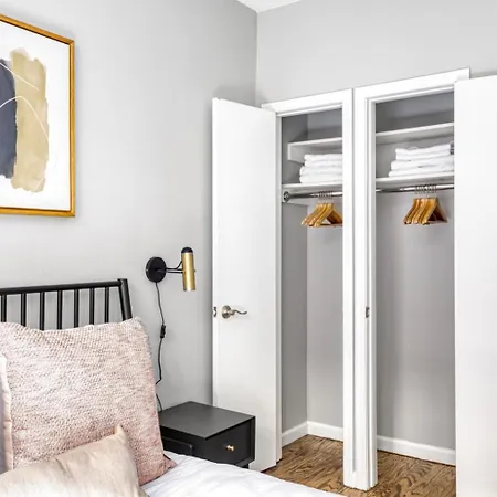 Chelsea 2br W Balcony Elevator Nr Train Nyc-693 Apartment *