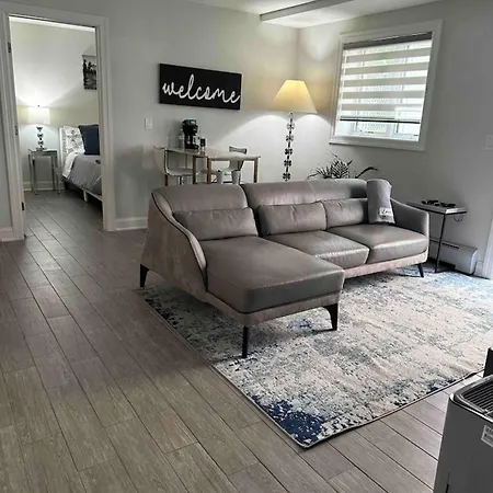 Cozy Alvana 1 Bed Apartment *