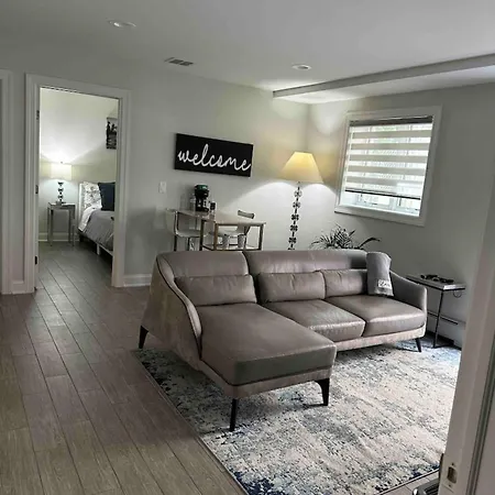 Cozy Alvana 1 Bed * New York