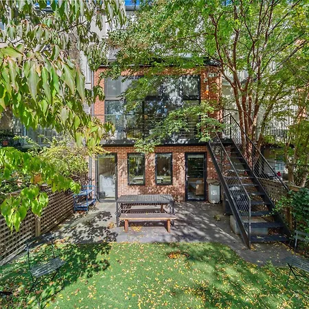 Apartment Bergen Place By Rove Triplex With Deck & Garden