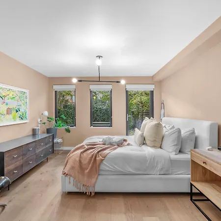 Bergen Place By Rove Triplex With Deck & Garden * New York