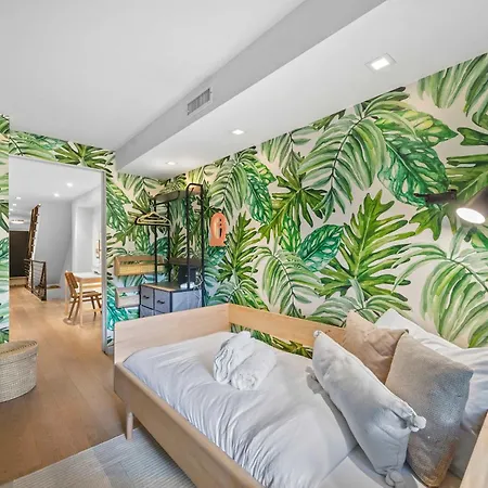 Apartment Bergen Place By Rove Triplex With Deck & Garden *