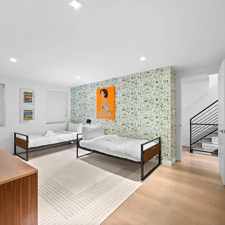 Apartment Bergen Place By Rove Triplex With Deck & Garden *