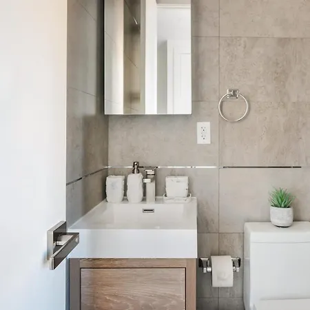 48-3fe 2br Prime Midtown West Apartment New York