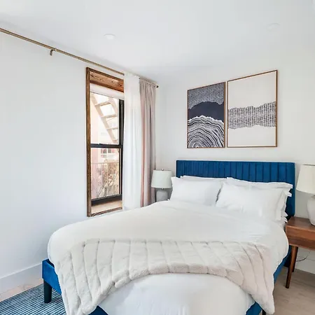 48-3fe 2br Prime Midtown West Apartment