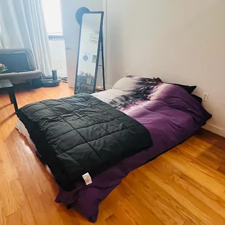 Williamburg Beautiful Ground Floor Apartment