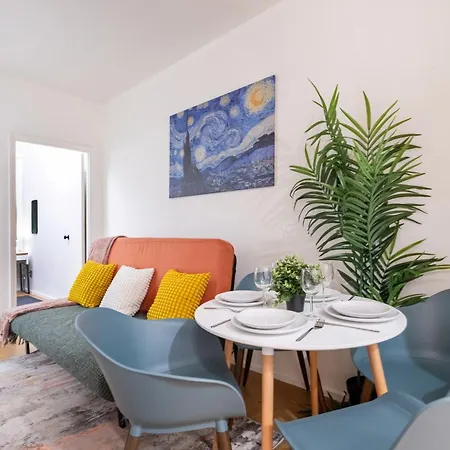 Charming 2 Bd Unit In Manhattan Apartment *