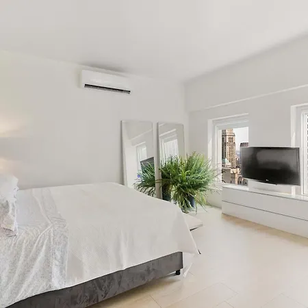 Midtown 5 Bedroom Luxury Penthouse, 2,500 Sq Ft, Sleeps 10, Manhattan, Vip Services Holiday home