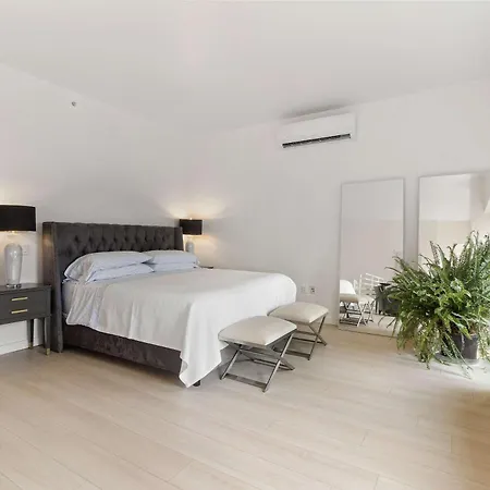 Holiday home Midtown 5 Bedroom Luxury Penthouse, 2,500 Sq Ft, Sleeps 10, Manhattan, Vip Services *