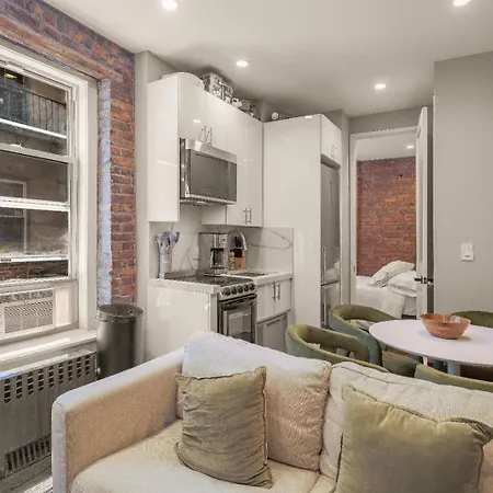 Apartment Modern 2br With Sleek Kitchen & Stylish Bath In Prime East Village *