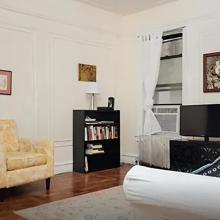 Massive And Neat On Prospect Park Apartment New York