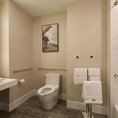 The Westin Flushing Laguardia Airport New York