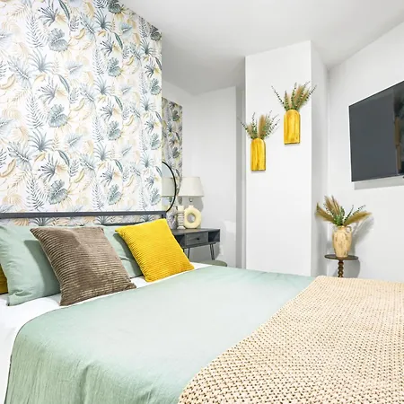 2 Bedroom Unit In Manhattan New York