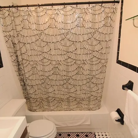 Harlem Deluxe C Apartment *