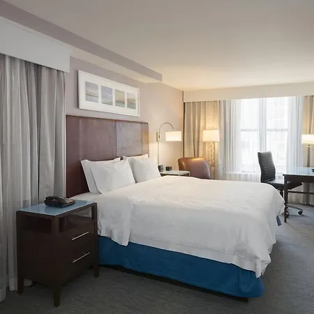 Hampton By Hilton Seaport 2* New York