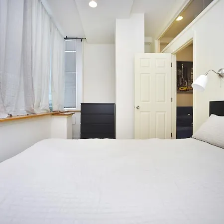 Hip & Trendy Near Times Square - Nyc Apartment *