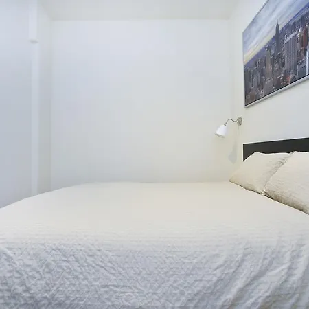 Hip & Trendy Near Times Square - Nyc Apartment New York