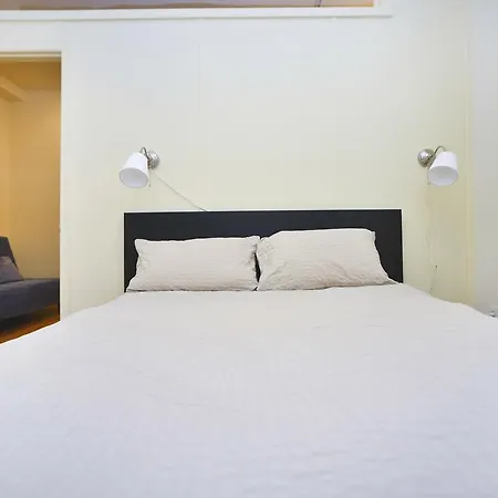 Hip & Trendy Near Times Square - Nyc Apartment