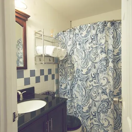 Moblat - 32nd Street Apartment New York