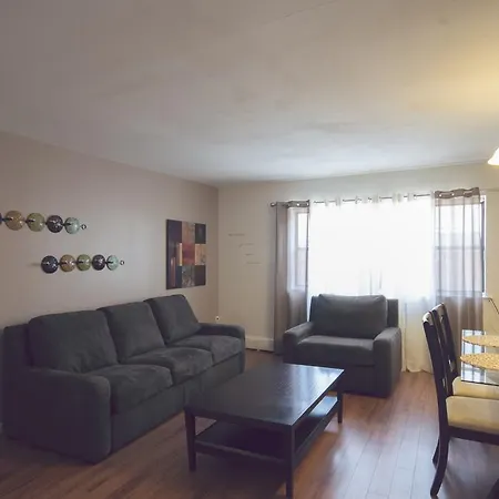 Moblat - 32nd Street Apartment