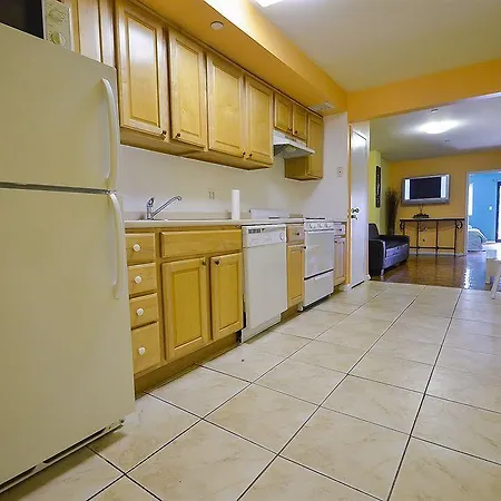 39Th Street Suites Apartment *