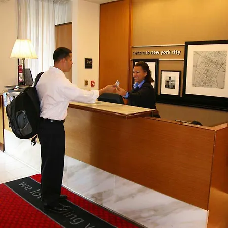Hotel Hampton By Hilton Seaport New York