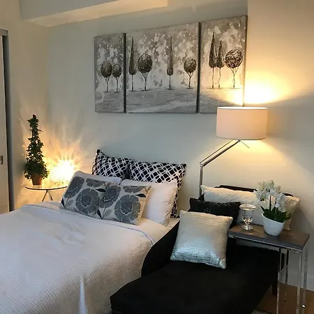 A-list Studio, Times Square Apartment