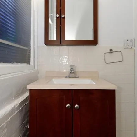 Three-bedroom In 3rd Apartment New York