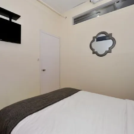 Apartment Three-bedroom In 3rd *