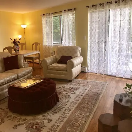 Charming Near Astoria Park And Nyc Ferry Apartment New York