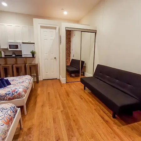 New York Apartments *