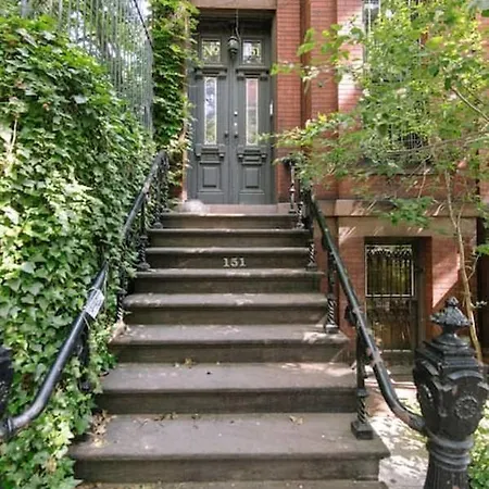 151 Willoughby Villa