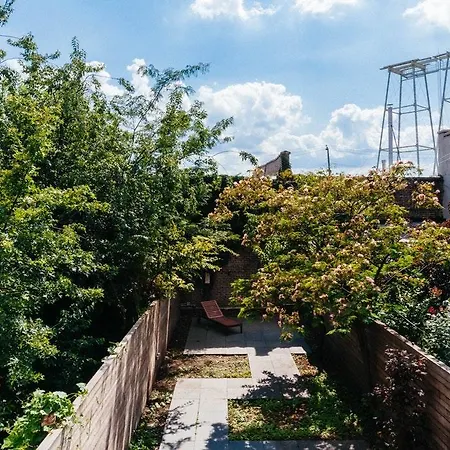 Coffey Street Townhouse Apartment