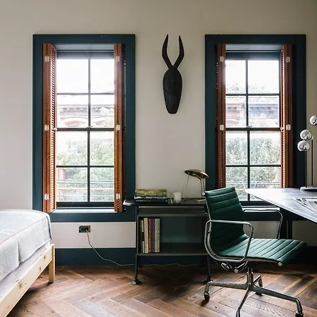 Coffey Street Townhouse Apartment