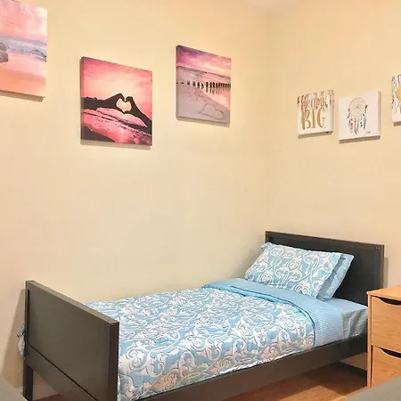Apartment Top Floor 2 Bedroom Modern Flat *