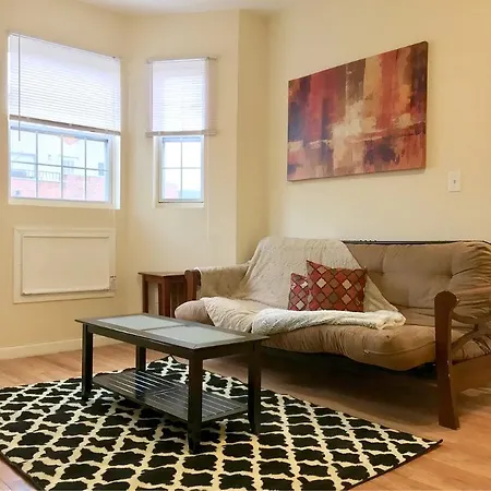 Top Floor 2 Bedroom Modern Flat * New York