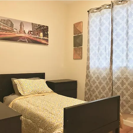 Apartment Top Floor 2 Bedroom Modern Flat *