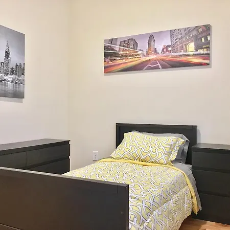 Apartment Top Floor 2 Bedroom Modern Flat *