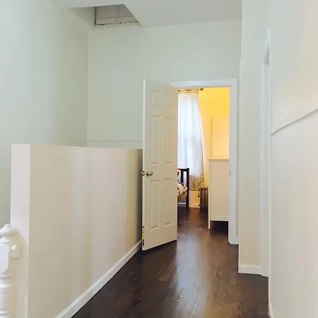 5 Bedroom In The Real Little Italy Bronx * New York